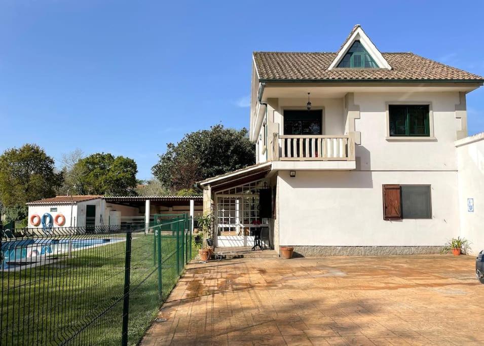 Вилла Amplia Casa Familiar Понтеведра Экстерьер фото